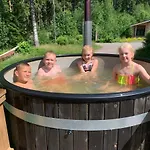 Vakantiehuis Private Lakeside In Nature