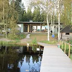 Private Lakeside In Nature بيت للعطل