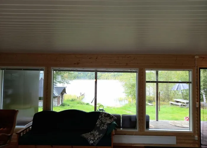 Private Lakeside In Nature 別荘 *