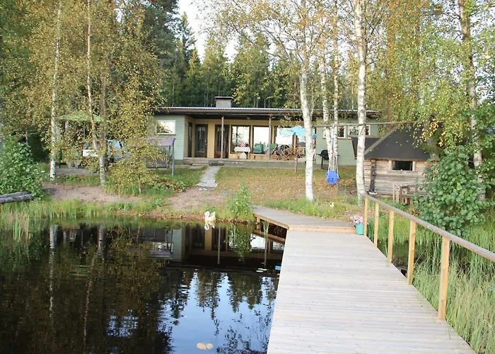 Private Lakeside In Nature 別荘